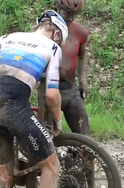 Former champion Keegan Swenson was in winning position with teammate Mads Würtz Schmidt 