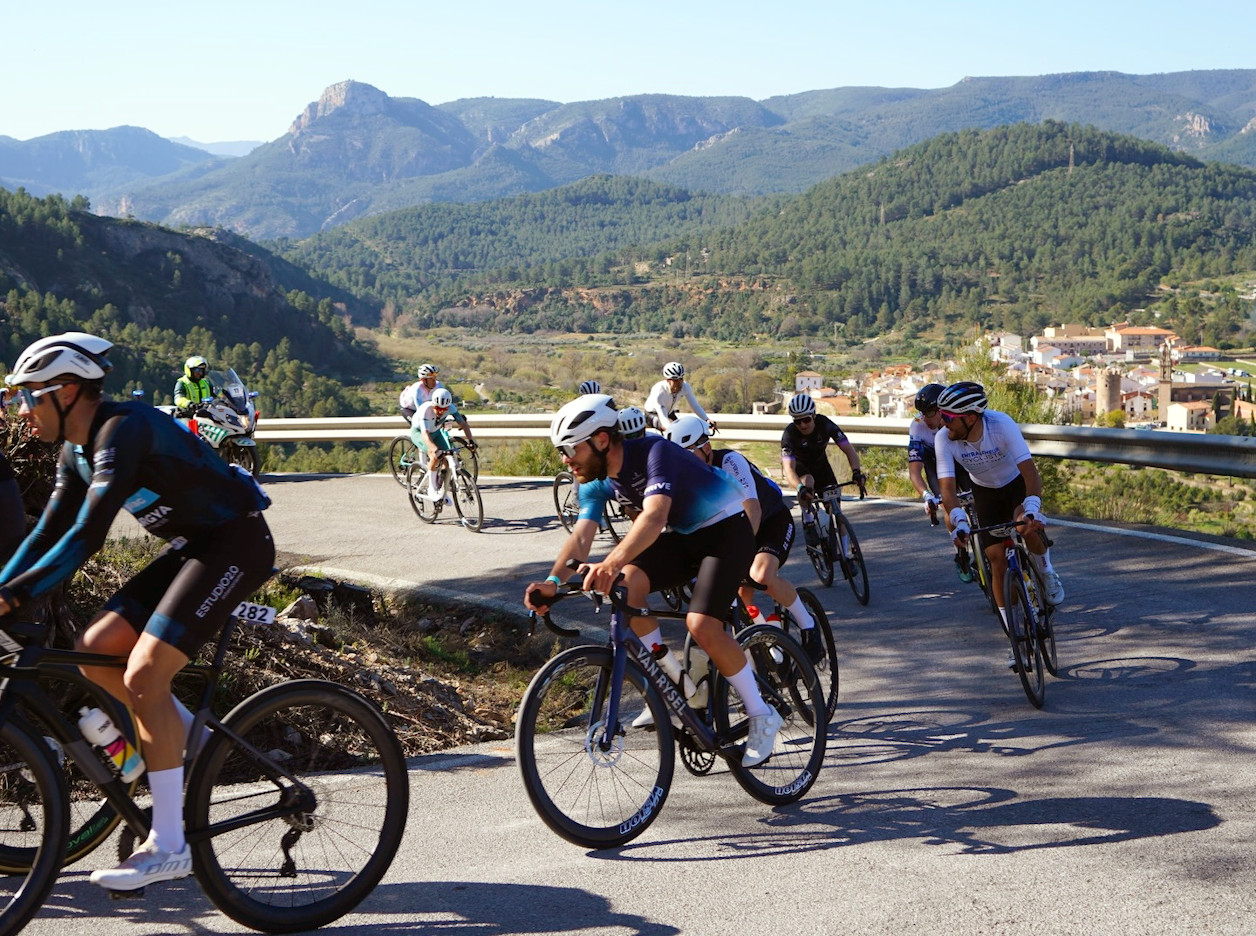 Van der Lijke Zijlaard & Wolos take victory in sold-out 2026 UCI Millars Granfondo