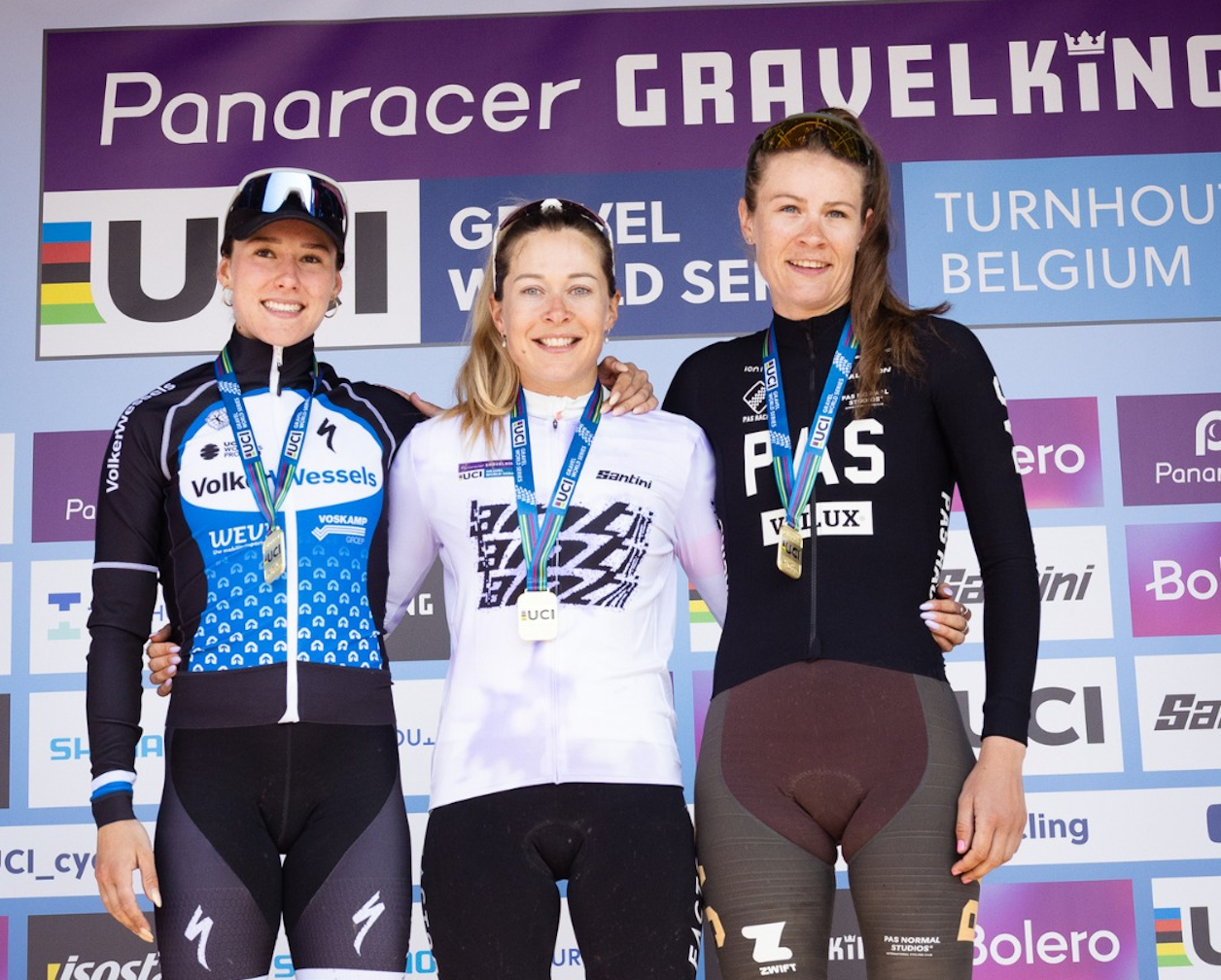 Australian Nicole Frain won in a time of 4:09:17 ahead of Anne Knijnenburg of the Netherlands crossed the line one second later in second, with compatriot Wendy Oosterwoud completing the podium in third place. Australian Nicole Frain won in a time of 4:09:17 ahead of Anne Knijnenburg of the Netherlands crossed the line one second later in second, with compatriot Wendy Oosterwoud completing the podium in third place.