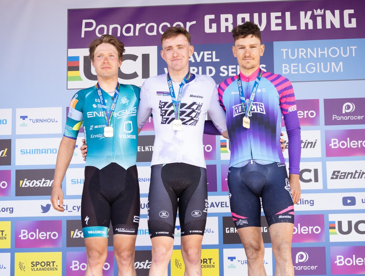 Jarno Bellens launched a powerful attack. Supported by teammate Robbe Mellaerts Jarno Bellens launched a powerful attack. Supported by teammate Robbe Mellaerts