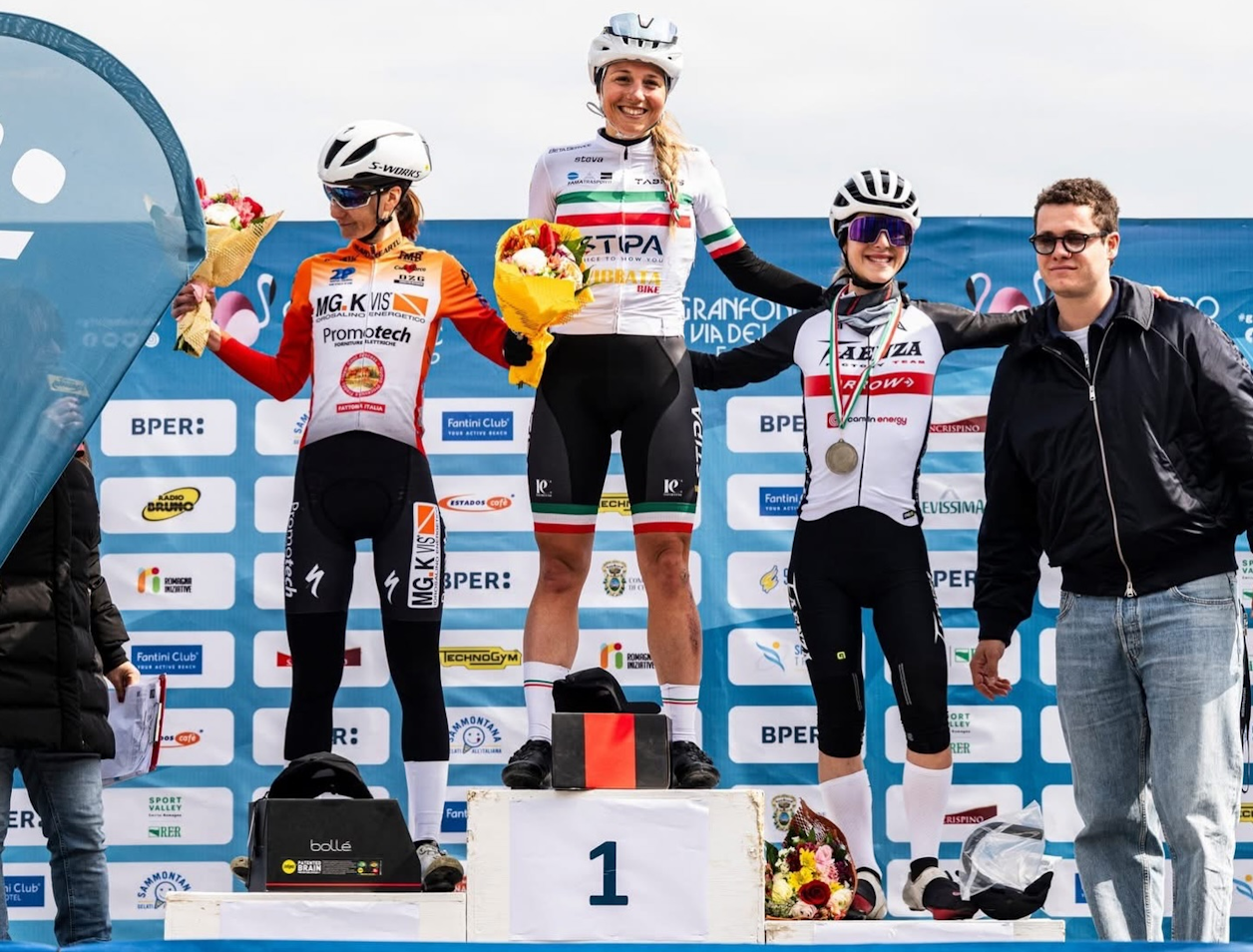 Elisa Leardini (ASD Vibrata Bike 2005) attacked to take victory in a time of 3:50:02