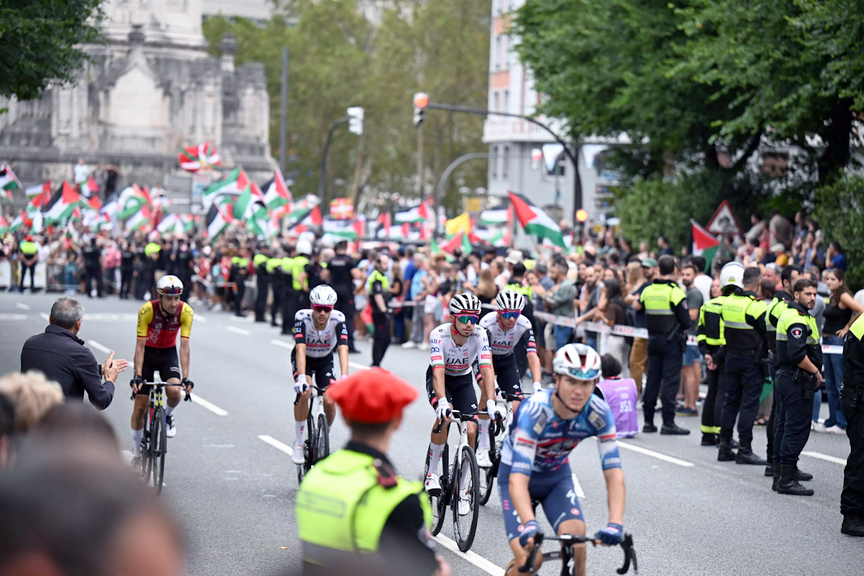 53 Vuelta a Espana Protesters to be Fined Heavily and Banned from Cycling Events