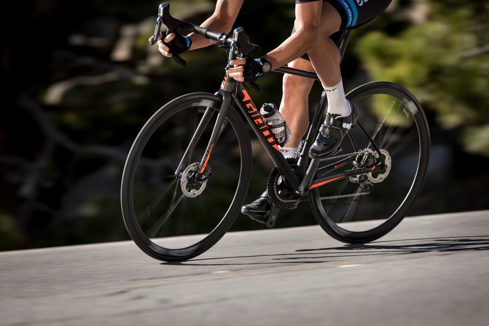 The TCR Disc range brings the added control of integrated disc-brake technology to the legendary road performance of the TCR. Availability varies by country.
