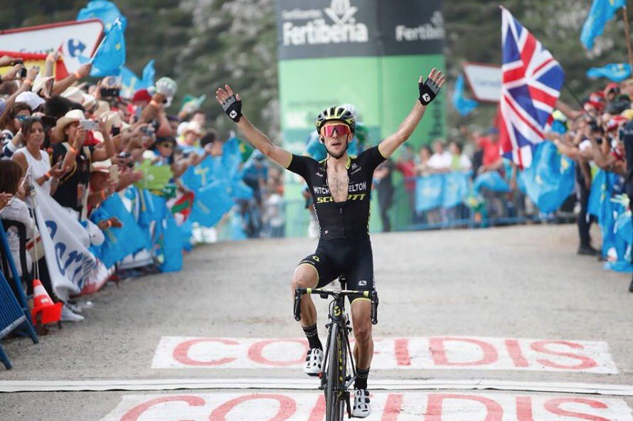 Simon Yates reclaims red leaders jersey with victory on La Vuelta stage 14