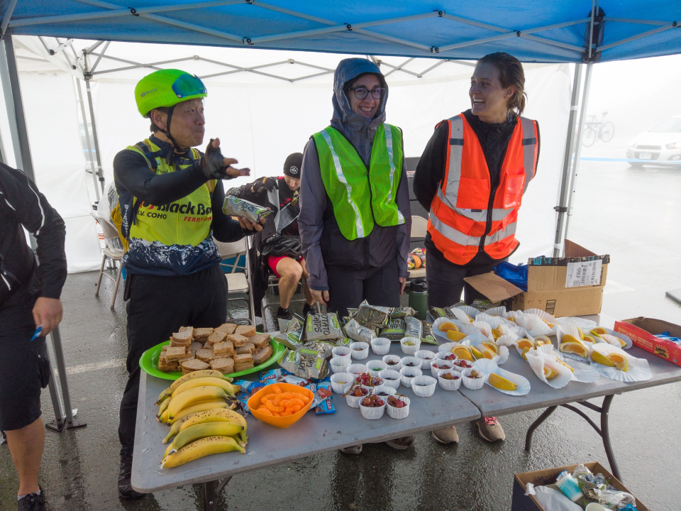  volunteers from Shifting Gears braved the weather all morning