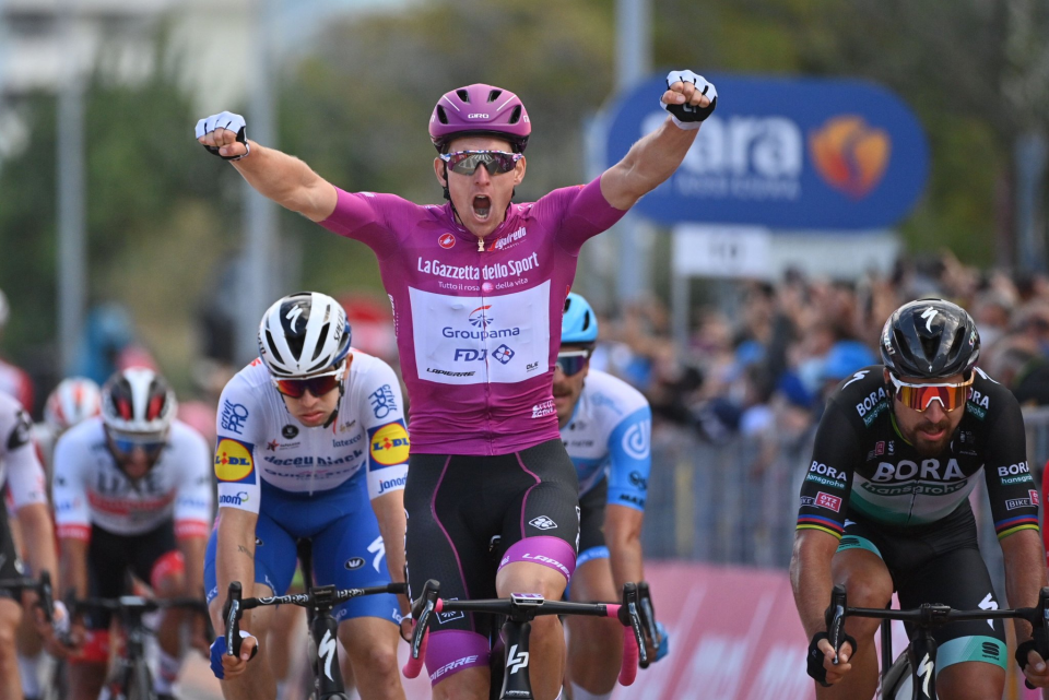 Arnaud Démare  takes his fourth victory on stage 11 of the Giro d’Italia 