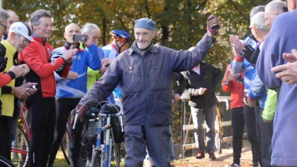 82-year-old Cyclist completes an unbelievable Million Miles on his Bike