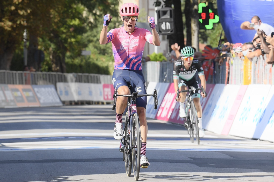 Michael Woods powers to stage 3 victory at Tirreno-Adriatico