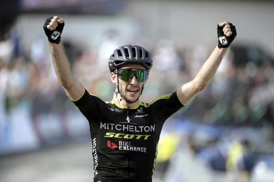 Simon Yates attacks to take stage and Tirreno-Adriatico lead