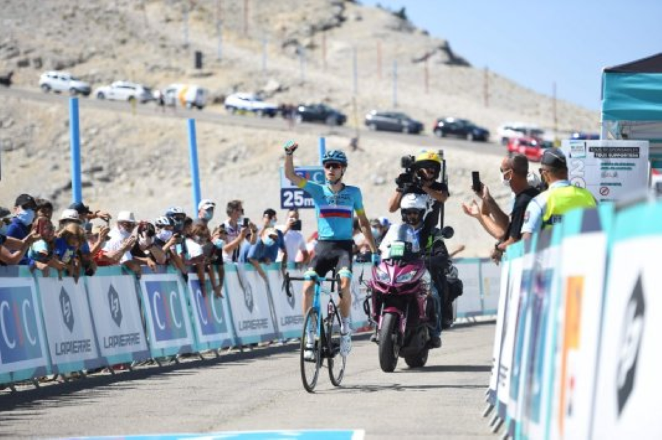 Russian Aleksandr Vlasov wins cycling's French mountain challenge