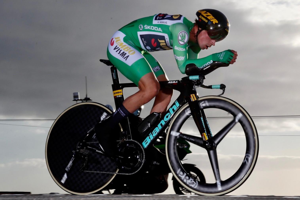 Roglic wins Vuelta individual time-trial to regain overall race lead