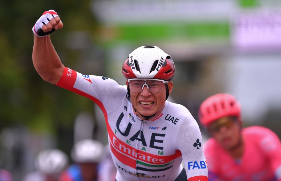 Philipsen wins Uphill Sprint as Brutal Weather plagued Stage 15