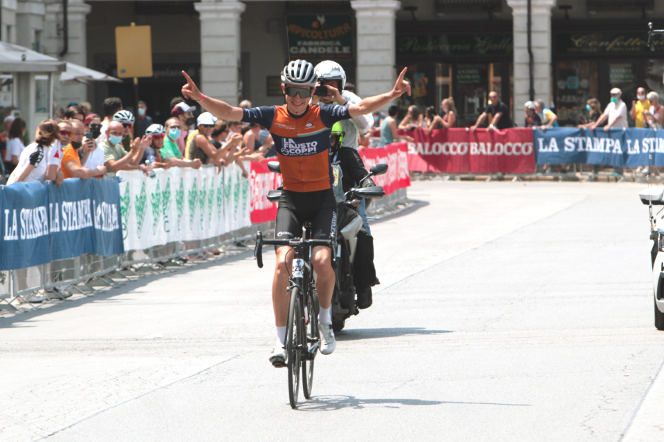 Luca Vergallito (Officine Mattio Cycling Club) for the men
