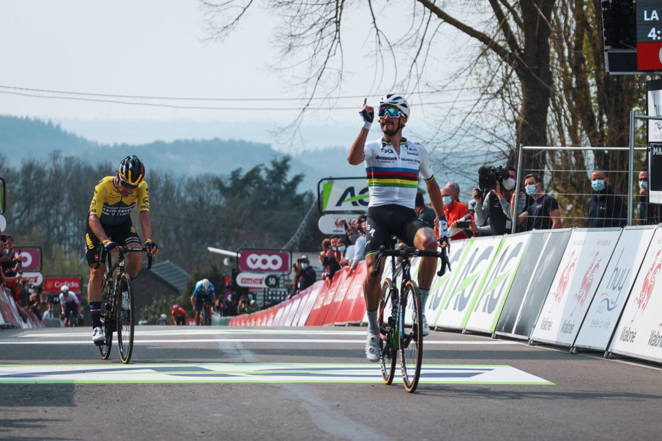 Julian Alaphilippe cracks all his rivals on the Mur de Huy