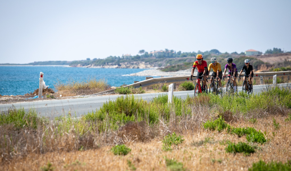 the Gran Fondo, a course of 95.9 km (58.6 miles) with 1,550m of climbing.