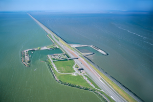 Your chance to cycle across the Afsluitdijk at the IJsselmeer Challenge
