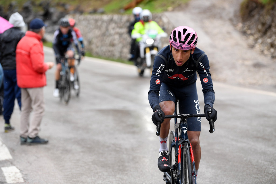 Egan Bernal attacks on the Passo Giau to extend his lead in the Maglia Rosa