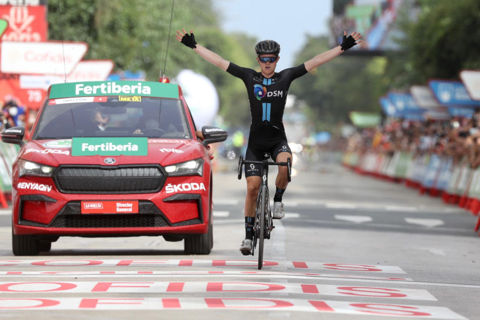 Storer Storms to another Stage Win as Roglic hits the Deck