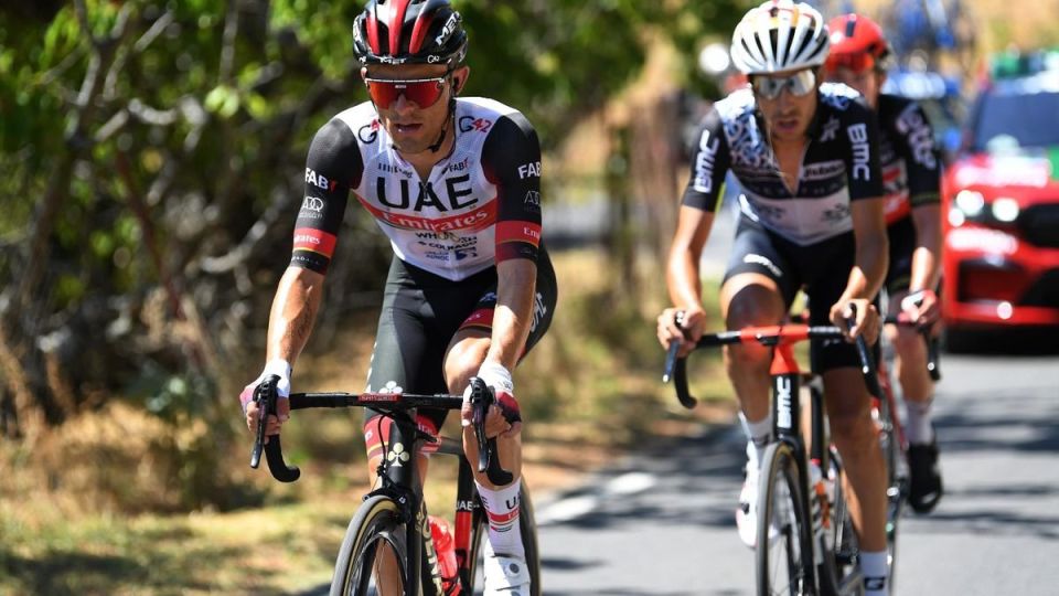Rafal Majka climbs to victory as Vuelta heads into final brutal week