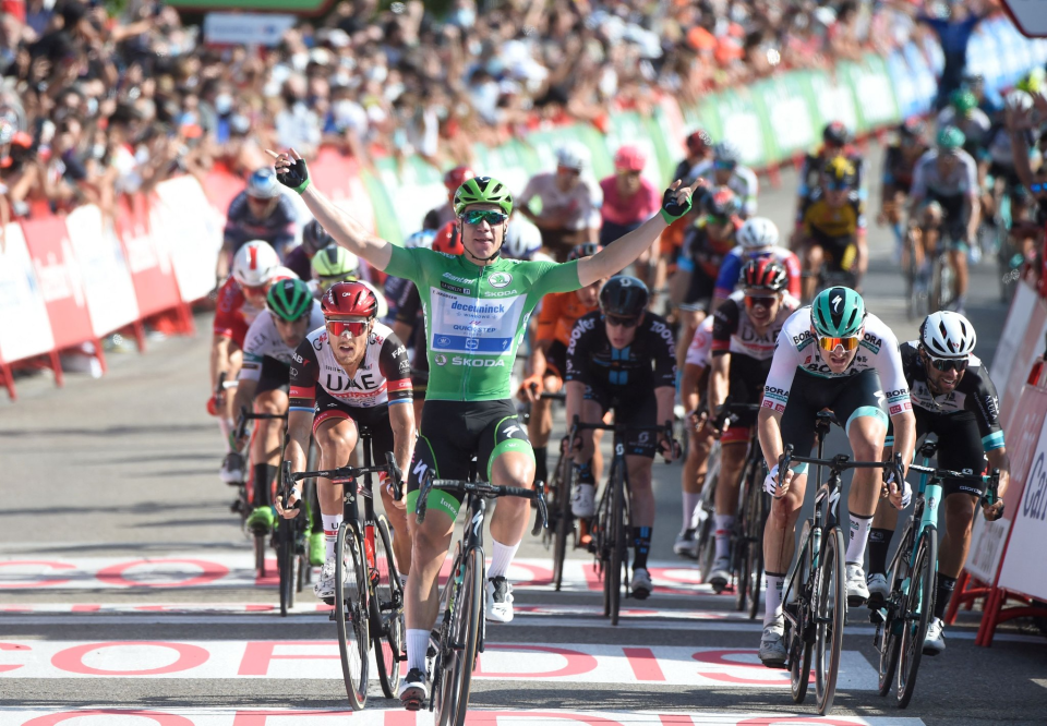 Jakobsen's incredible comeback as he wins his third La Vuelta Sprint