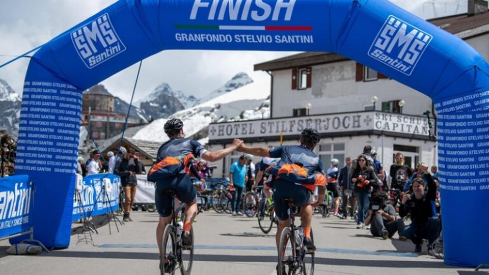 Over 1,600 Cyclists finish the 9th Edition of the Gran Fondo Stelvio Santini