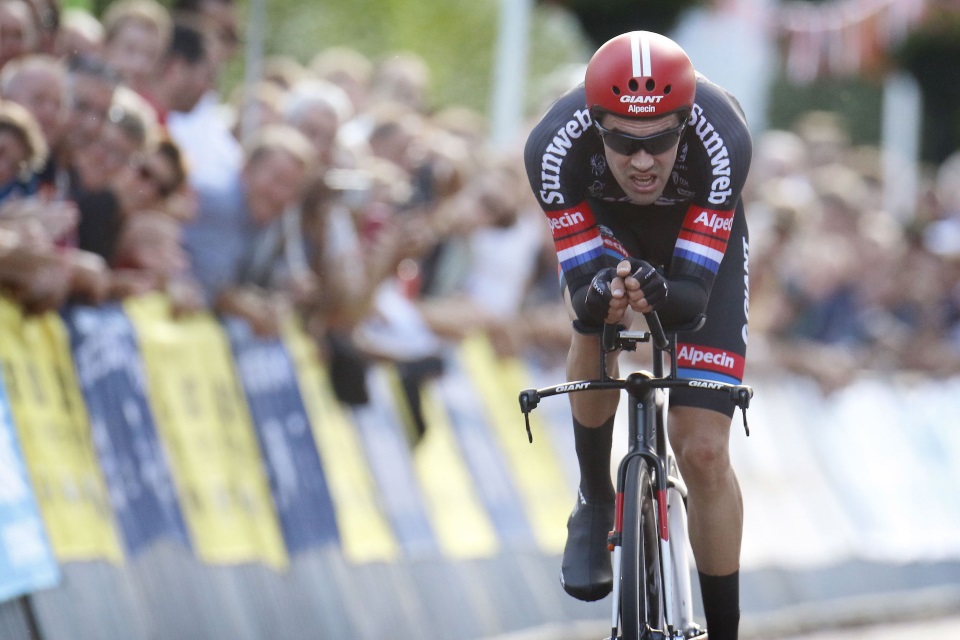 Tom Dumoulin won the 2016 Dutch time trial national title riding his Giant Trinity Advanced Pro TT bike and wearing the Giant Rivet TT helmet, two products that were developed based on feedback from the team.