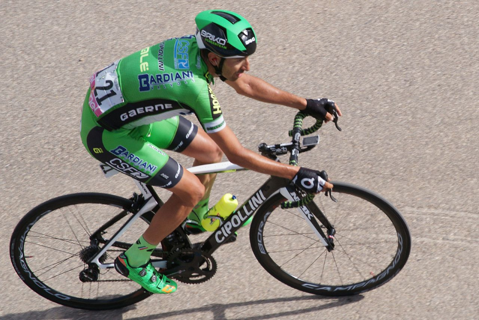Pirazzi, 30, won the KOM mountains jersey in the 2013 Giro d'Italia, winning a stage in 2014.