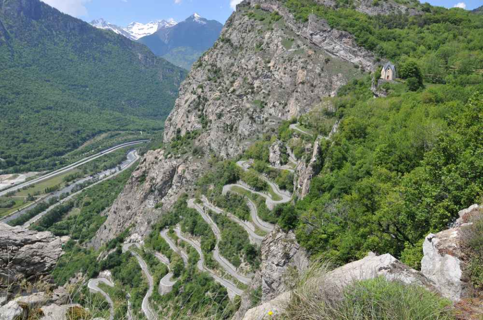 The 17 switchback of the Les Lacets de Montvernier to the Col de Chaussy