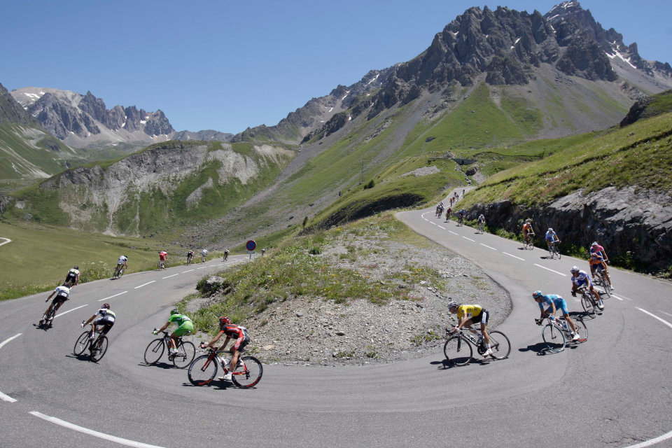 Stage 7 travels over Col de Sarenne which joins up to the higher slopes of Alpe d’Huez