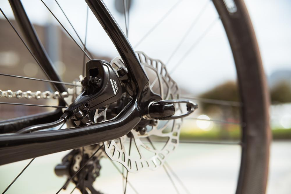 Disc brakes approved for all road cycling events in Canada
