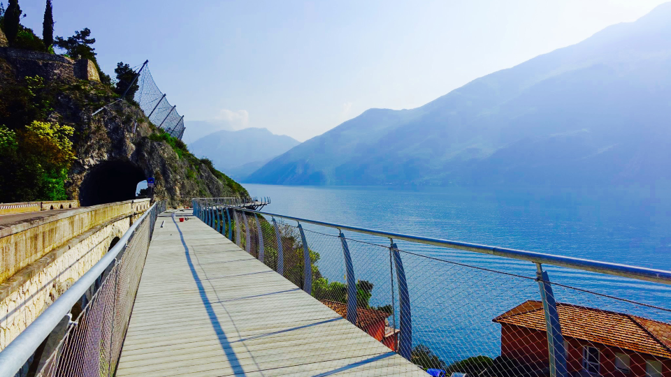 VIDEO: New Lake Garda Bike Path is Breathtaking