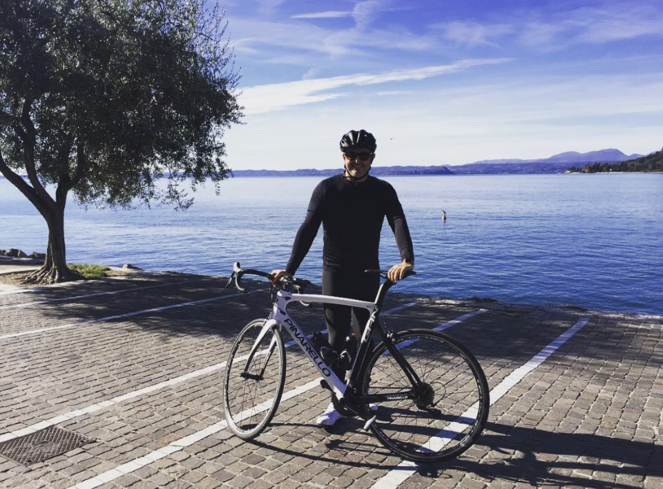 Terence Mauri and his Pinarello Gan on the shores of Lake Como
