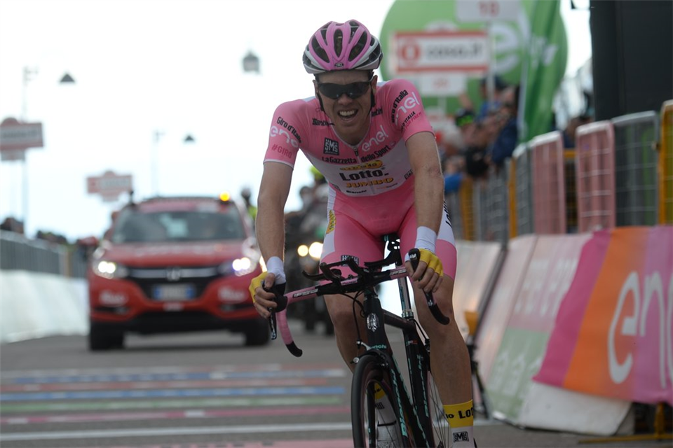 Kruijswijk opens up big Giro lead after mountain time trial