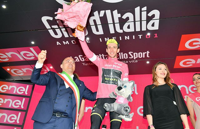 Simon Yates strengthens Giro lead with third stage win