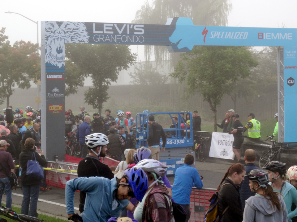 Thousands start the 9th Annual Levi's Gran Fondo