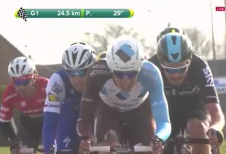 Only 25 seconds to the Sagan group with 25km to go. Phillip Gilbert looks good.