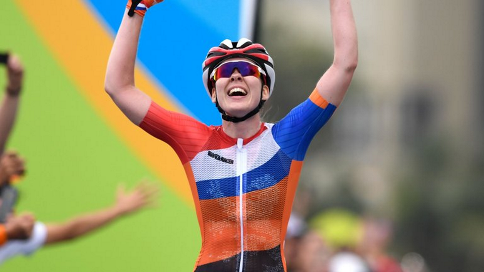 Anna van der Breggen wins Gold in the Womens Olympic Road race after dramatic finale