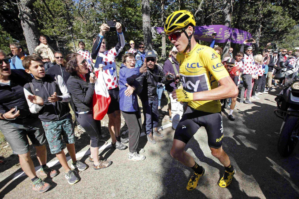 Chaos on Ventoux - De Gendt wins the stage as Froome loses his bike and runs up Ventoux