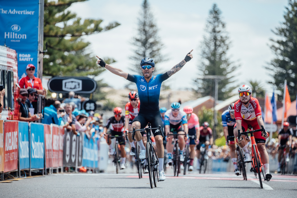Impey takes race lead as Nizzolo wins Sprint Down Under