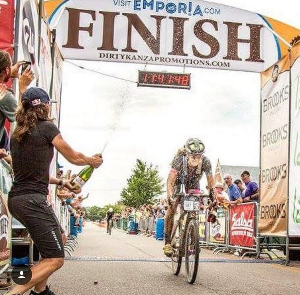 Alison Tetrick Sets New Course Record at 2017 Dirty Kanza 200