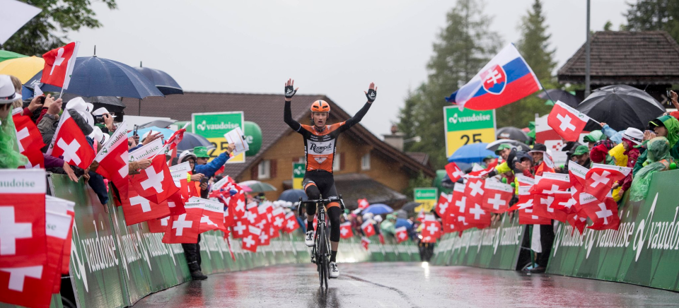 Dutchman Pieter Weening claimed victory on stage six and countryman Wilco Kelderman took the yellow jersey.