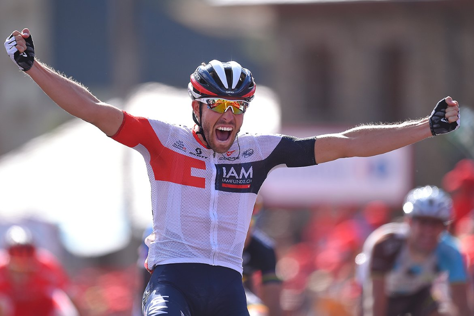 Vuelta Stage 7: Jonas Vangenechten wins Chaotic Sprint