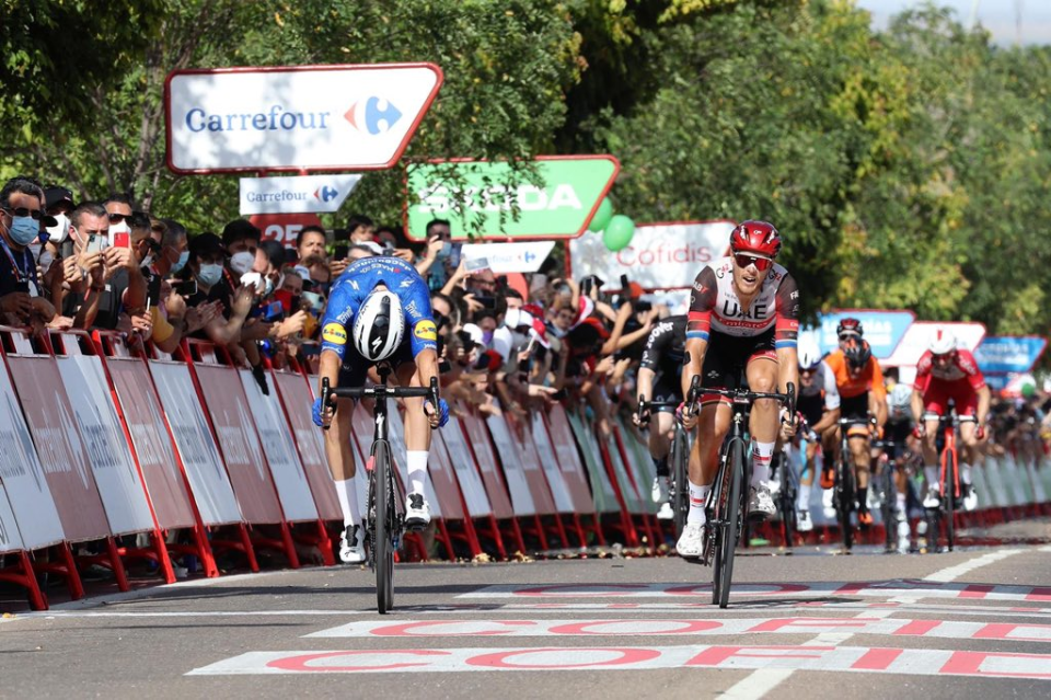 Senechal wins sizzling Vuelta sprint as Jakobsen falls flat