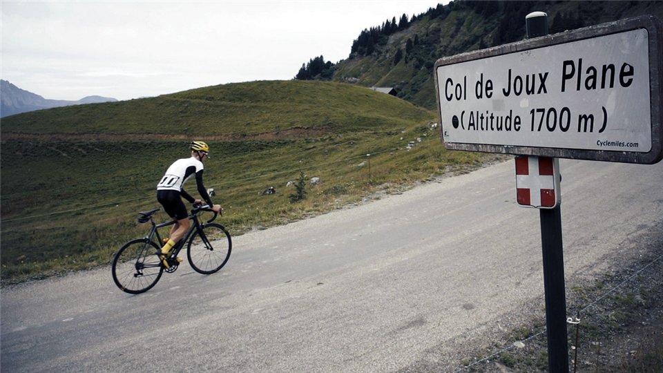 Video: Fame and fireworks on the fearsome Col de Joux Plane